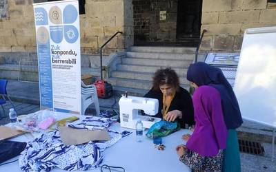 Bigarren eskuko azoka eta berrerabilpen tailerrak, plazan