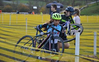 Aiarako Ziklokros lasterketa bertan behera utzi dute, oztopoen ondorioz
