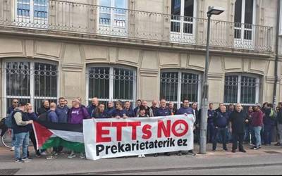 Langileek salatu dute Mercedes diru laguntzak erabiltzen ari dela lana "prekarizatzeko"