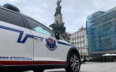 Hiru gazte atxilotu dituzte, arma zuriz egindako erasoak egotzita