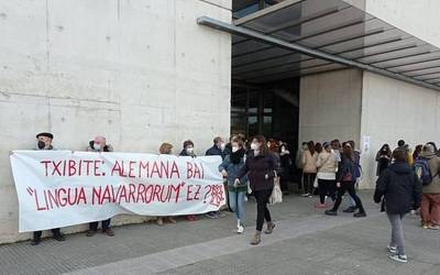 Euskara ezin dela atzerriko hizkuntzen azpitik baloratu ebatzi du Nafarroako Auzitegiak