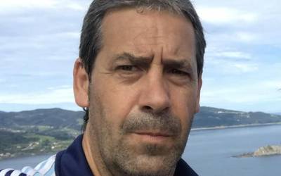 Ingalaterra bidea erakusten ari da