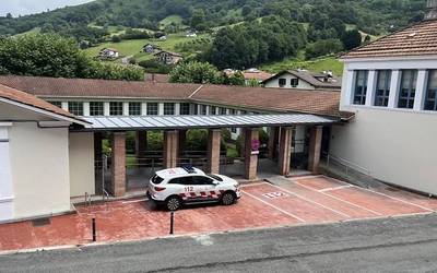 Lesakako eta Leitzako osasun zentroetan aldi baterako administratiboa kontratatzeko zerrendak astelehenean irekiko dituzte