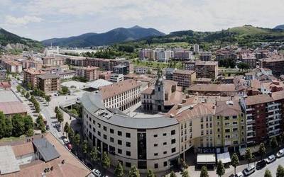 2026ko ordenantza fiskalak lantzeari ekin dio Laudioko Udalak, eta eskua luzatu die gainerako taldeei adostasun zabala lortzeko