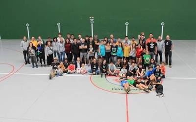 Muskerren komunitatea; narrastiak baina ez narrasak