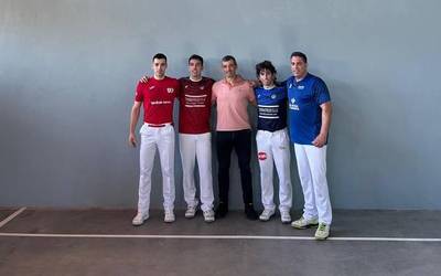 [ARGAZKIAK] Aurtizko Koianea Txikia pilotaleku berritua giro ederrean inauguratu dute