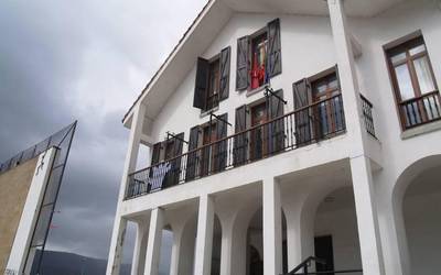 Atezain plazako oposizioa despedituta