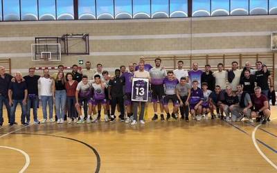 Merezitako omenaldia egin diote MUko Martxel Balanzategi kapitainari