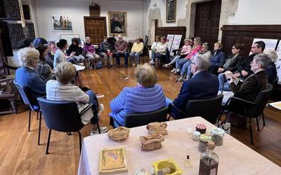 Aramaioko emakumeen historia gizarteratzeko topaketa egin dute