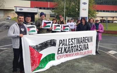 Artiacheko langileek eskatu diote enpresari uko egiteko Israelen saltzen duen produkzio apurrari