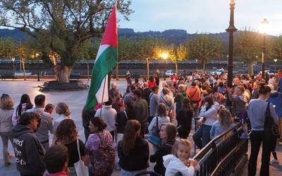 Ertzaintzak pertsona bat identifikatu du Plentziako Palestinaren aldeko heltze-jotzean