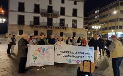 Migratzaileak "itxaropenaren haziak eta eramaileak" direla nabarmendu dute Isilune Zirkuluan