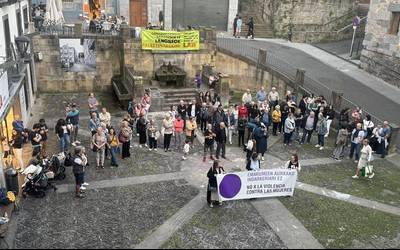 Hilketa matxista salatzeko elkarretaratzea