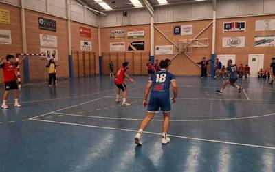 Futbol talde nagusiek ez dute garaipen bakar bat ere lortu asteburu honetan