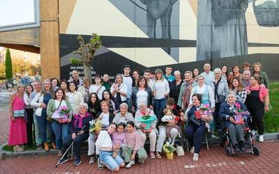 Familien sostengua ziren emakume baserritarrak eta bendejerak omendu dituzte Urdulizen