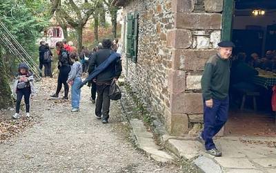 Sarerik ez dute hedatu Etxalarren Usategietako Igandean