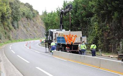 San Josepen pantaila akustikoak instalatzeko lanak hasi dituzte