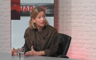 Eider Mendoza: "Zaintzarako sozietate publikoak arnasa eta baliabideak eskainiko ditu"