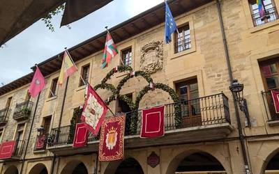 Guardiak "elkartasuna eta babesa" adierazi dio idazkari ohiari