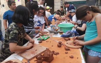 Buztina lantzen hasiko du ikasturtea Tipi-tapak