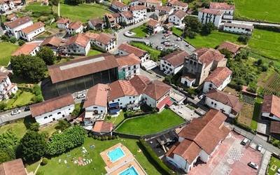 Igantziko Biltoki elkartea berriz ere martxan da Elizateko egoitza berrian