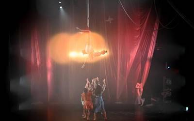 Albistegia: 2025-10-24