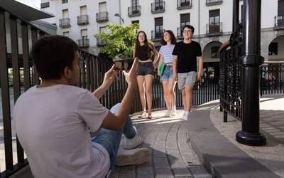 Arnasguneetako ikasleek aurkez ditzakete jada 'Arnasetik' lehiaketarako ikus-entzunezkoak