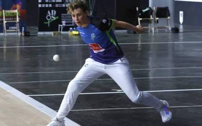 Lau eta erdiko txapelketa lehen aldiz martxan jarriko du Ados Pilota elkarteak