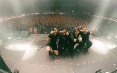 Latzen taldeak disko berriaren aurrerapen-kantua argitaratu du