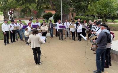 Leintz bailarako Txistulari Egunak txistu doinuekin bete du Aretxabaleta