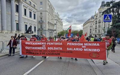 Pentsionisten mugimendukoak Madrilen protestan
