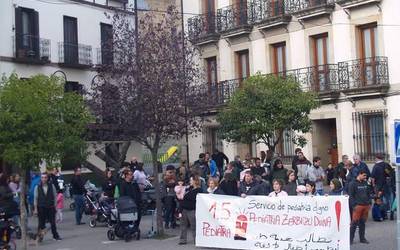 Pediatria zerbitzu duina eskatzeko, kalera