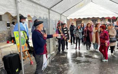 Supelaur Elkarteko zendutako kideei egin diete omenaldia Gaztaina Egunean