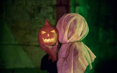 Gau Beltzaren harira eskulan tailerra eginen dute asteartean Donezteben