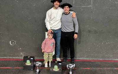 Aritz Elizegi gartzaindarrak XVI. Irun Hiria pala txapelketa ere irabazi du