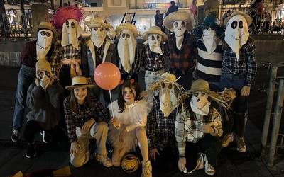 Gaba Baltza iritsi da, kale-eskea, dantza eta musika lagun