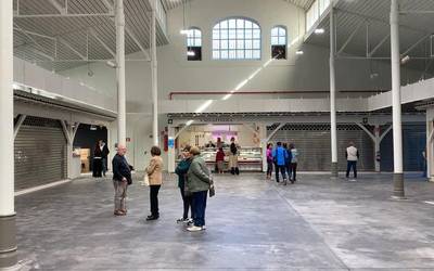 [BIDEOA]: Durangoko merkatu plazak itxura berritua estreinatu du