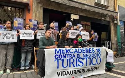 Jazarpen inmobiliarioa salatu dute Mercaderes karrikako 18. zenbakiko bizilagunek