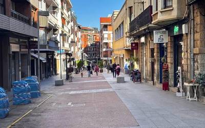 Algortako Dendak eta Romo Bizirik elkarteek 1.000 euro baino gehiago zozkatuko dituzte bezeroen artean