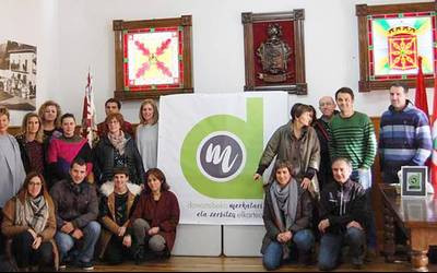 Doneztebeko Merkatari eta Zerbitzuen elkarteak erosketa bonuak paratu ditu salgai