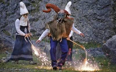 Lekittoko Deabruak: "Barikuan eskainiko dugun Akelarre ikuskizuna euskal mitologian oinarritzen da"