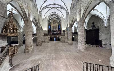 Eserlekuz hustu dute Oñatiko San Migel parrokia