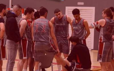 CBASK: neskek garaipenaren bidean segitzen dute eta mutilek garaipena ihes egiten utzi zuten