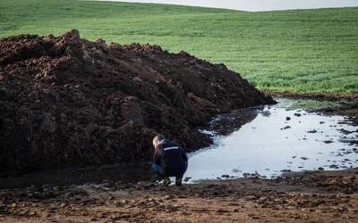 Gotzone Sestorain: "Neurri zuzentzaileek ez dute arazoa konponduko. Nafarroan, lur emankorrak galtzen eta ura kutsatzen ari dira"