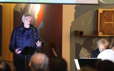 Gandiagaren poesiak kantatu ditu Mendibilek Arantzazun