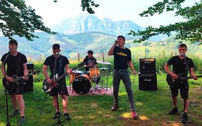 Babesgabe taldeak 'Intxorta 1937' abestiaren bideoklipa argitaratu du