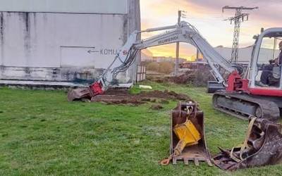 Zelai Berrin belar artifiziala jartzeko lanak hasi dira