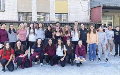 «Ikasbidaiara joateko dirua biltzeko postua paratuko dugu ferietan»