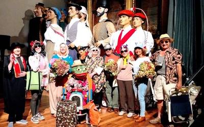 Herritarrak barrezka jartzeko asmoz datoz Ikusi Makusikoak