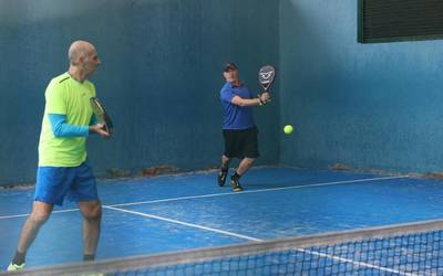 Santamasetako padel eta tenis txapelketetan izena emateko aukera dago